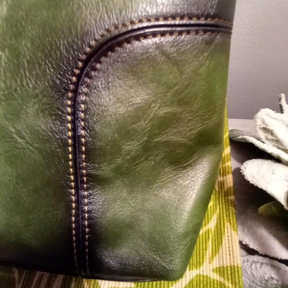 Round Handle Green Handbag - Picture 9 of 9
